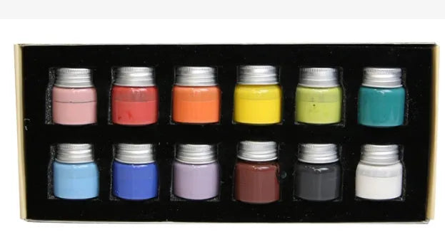 Pot of Morandi colour high-temperature ceramic glaze paint with 25g label for pottery.