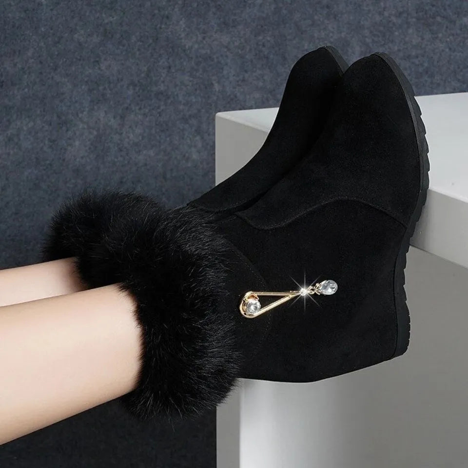 Black women's snow boots with height increasing insole and fur integration upper, casual style, sizes 35-40