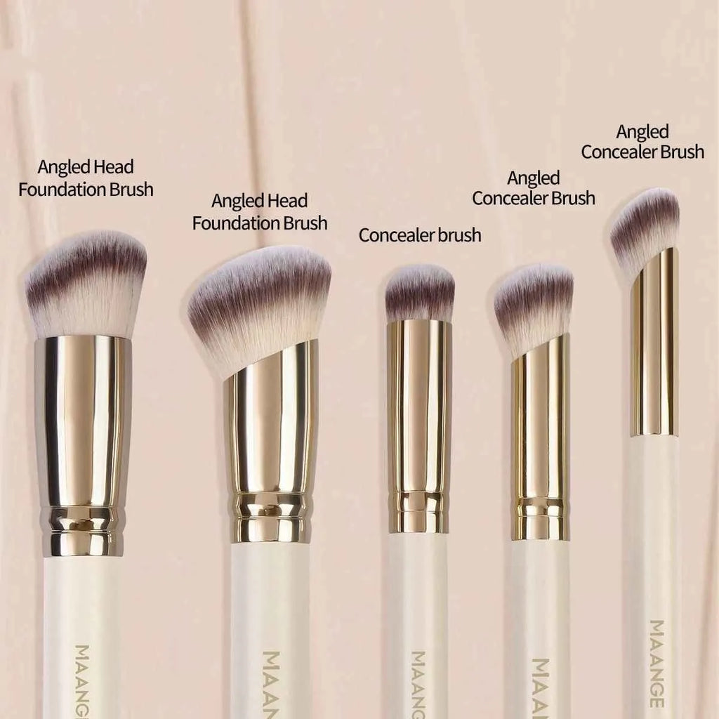 Apricot-coloured 5-piece kabuki makeup brush set with angled blusher brush