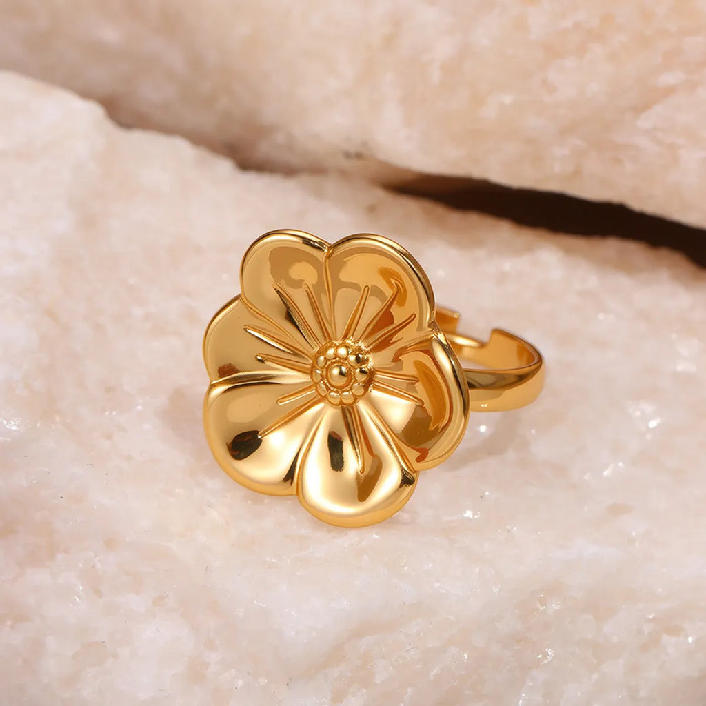 Stainless steel ring with geometric and flower pattern in open design, electroplated finish, one size
