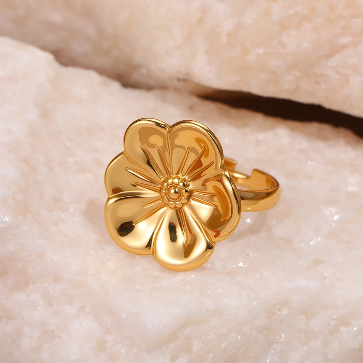 Stainless steel ring with geometric and flower pattern in open design, electroplated finish, one size
