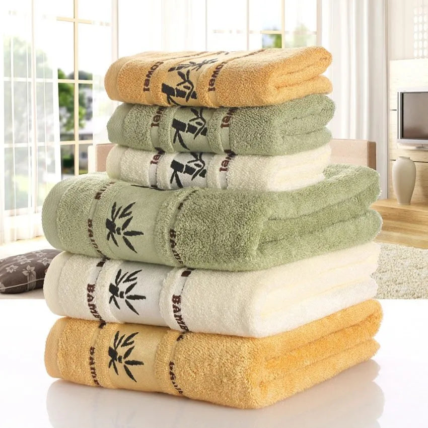 Bamboo charcoal fibre bath towel 70x140cm in white, soft and quick-drying