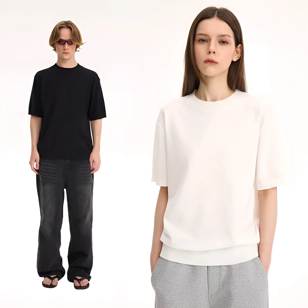 Fanio short-sleeved T-shirt with velvet texture on shoulders in black, grey, or off-white.