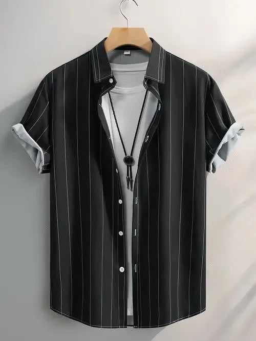 Men's striped short sleeve shirt with stand collar in loose fit for summer casual wear