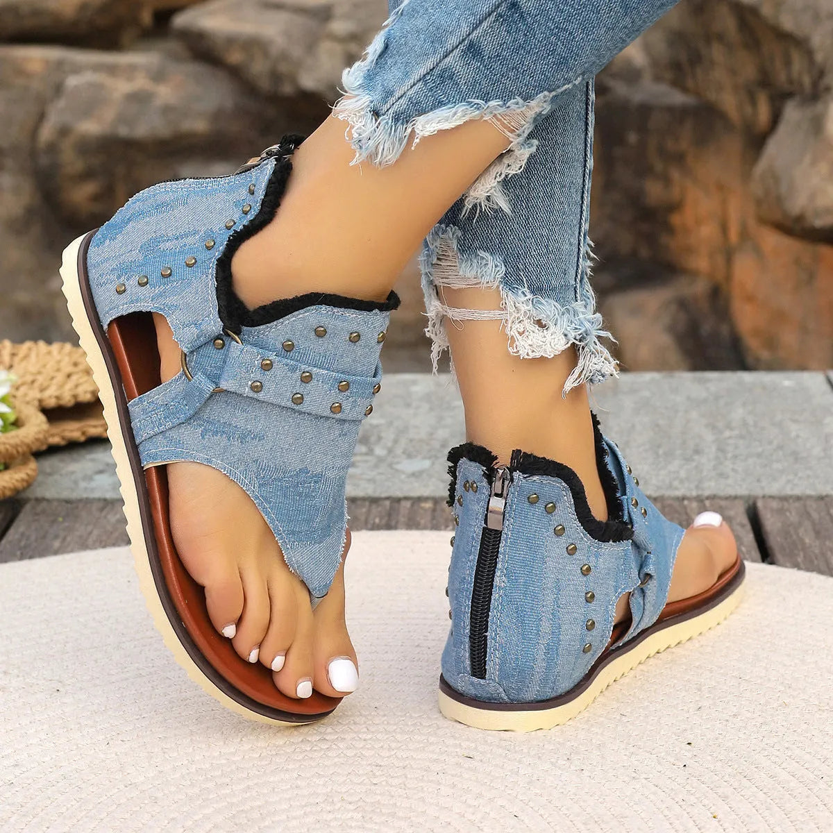 Denim thong sandals with rear zipper, side hollow, round toe, low heel