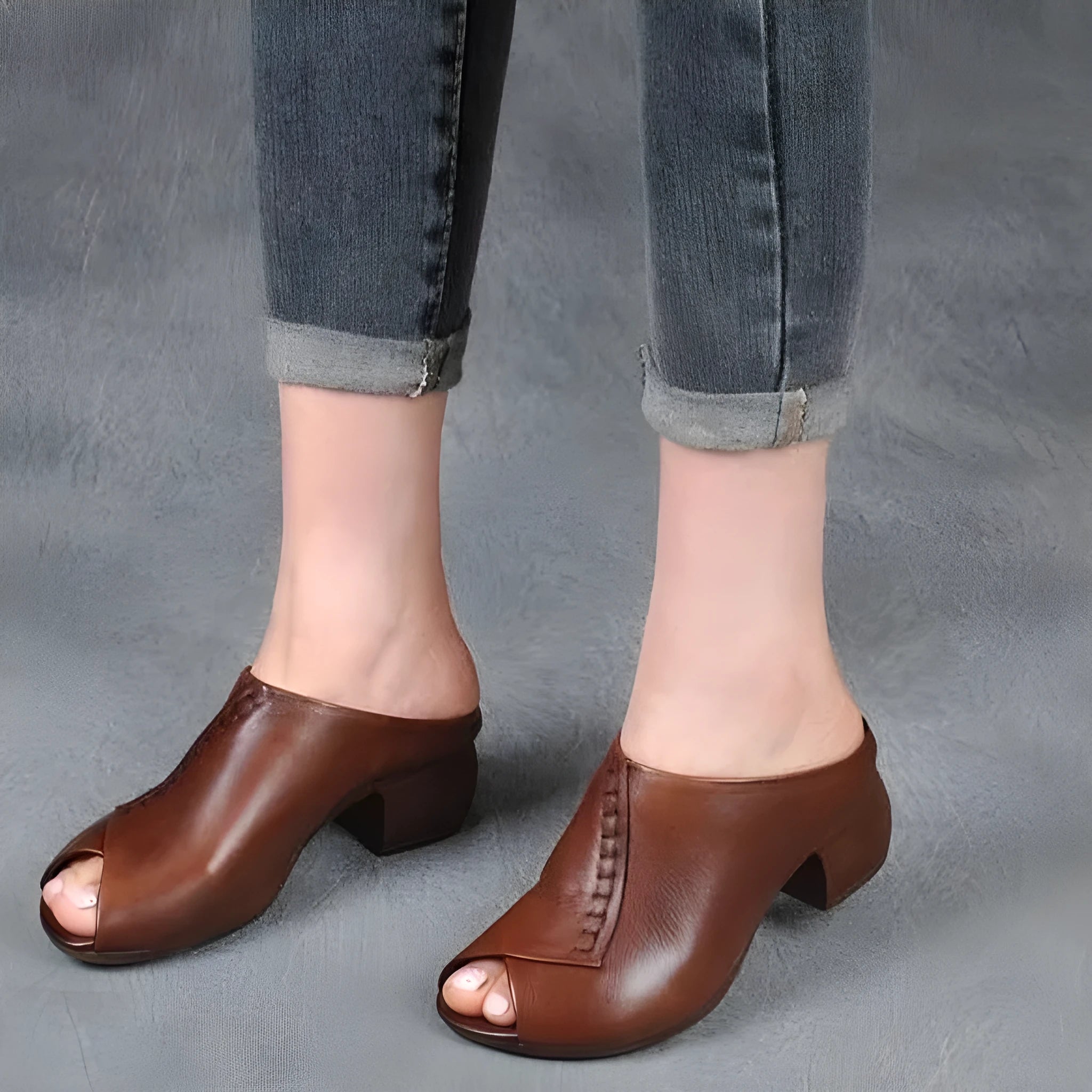 Women's black square heel peep-toe slippers with rubber sole and fish mouth design