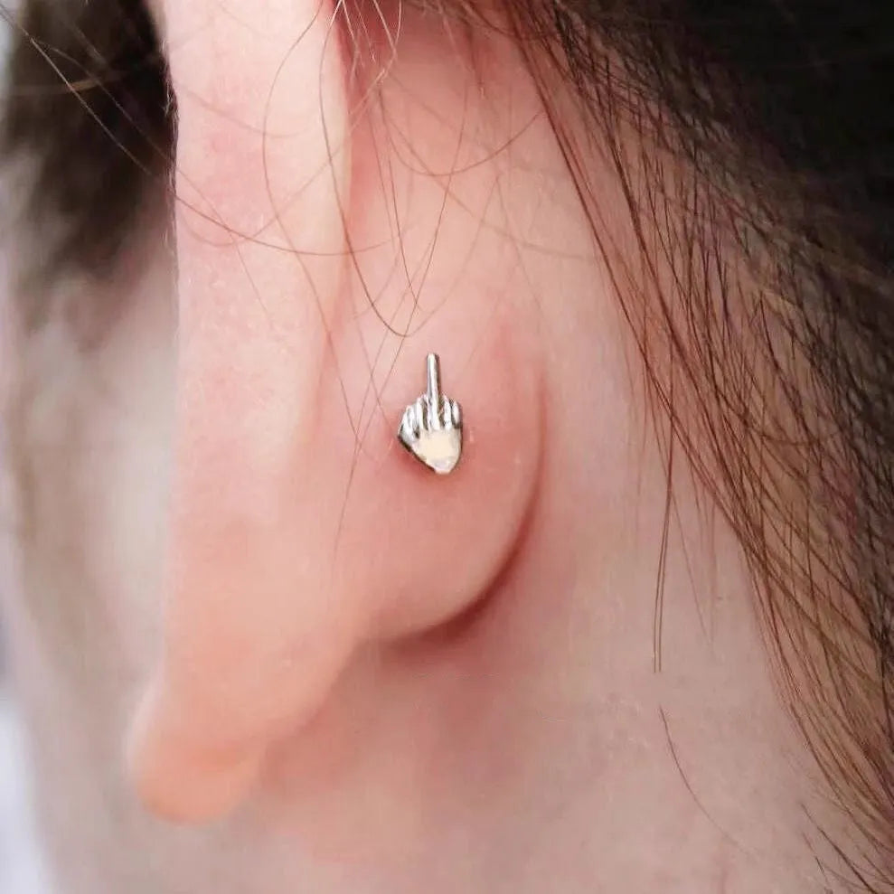 Women's alloy cartilage earring with screw clasp and vertical middle finger colour design