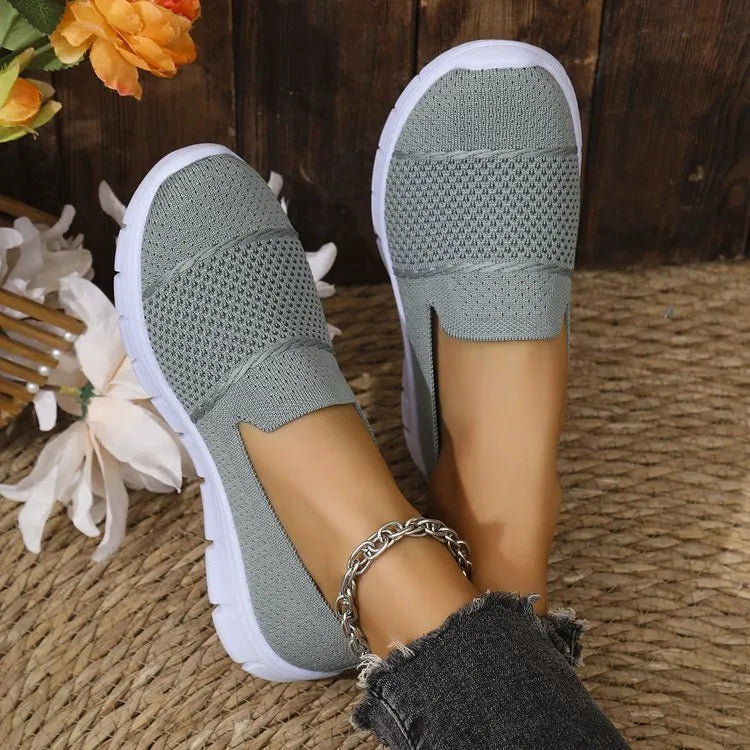 Women's mesh breathable flat casual shoes in solid colour with round toe and PVC sole