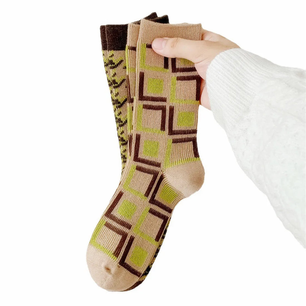 Retro women's mid-calf socks in combed cotton with double needle embroidery, one size, check pattern