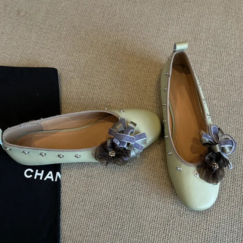 DIY flower rivet Mary Jane shoes in sheepskin leather with buckle fastening and round toe