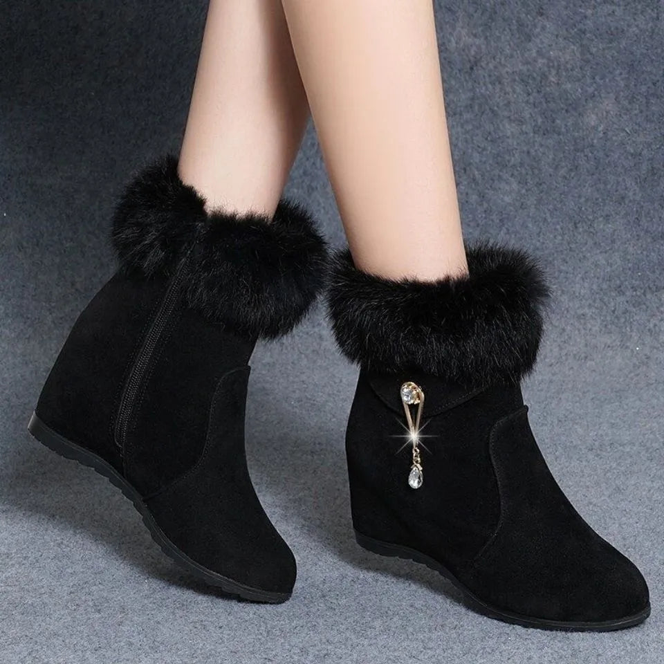 Black women's snow boots with height increasing insole and fur integration upper, casual style, sizes 35-40