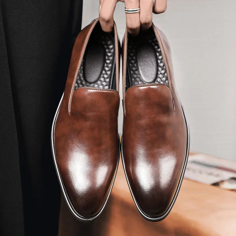 Men's polished pointed low-top business casual shoes with artificial PU upper and rubber sole in black colour