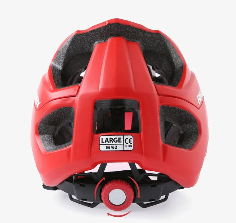 Adult mountain bike helmet in Black with PC outer shell and EPS liner, plain pattern