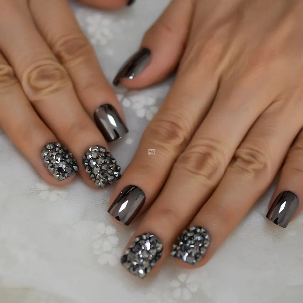 Set of metal false nails for women, square shape, medium short length, metallic finish