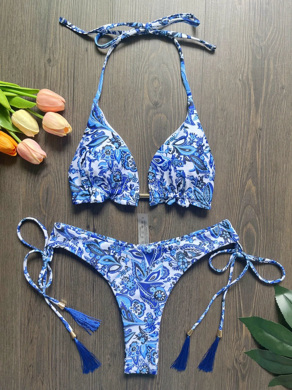 Women's blue and white porcelain printed bikini set with high elasticity and cotton lining for swimming
