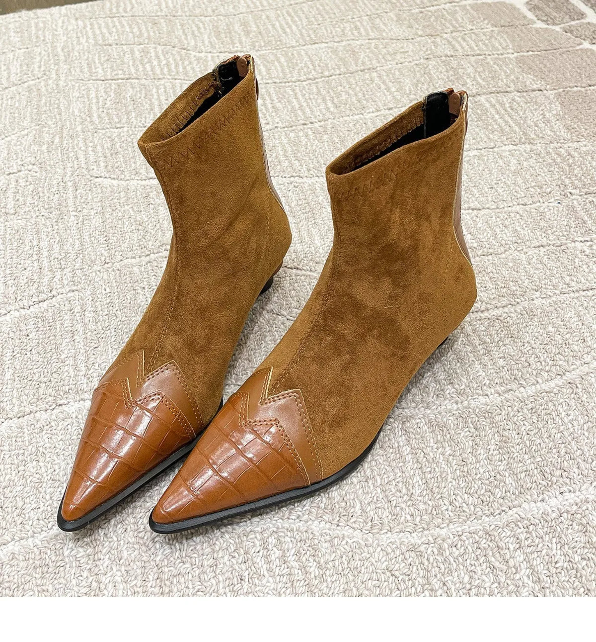 Retro patchwork pointed boots with back zipper and kitten heel in brown or black suede, sizes 35-39.
