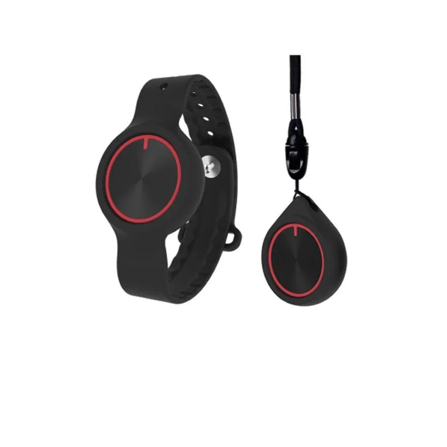 B10 Bluetooth positioning bracelet with indoor tracking and emergency call function on a wrist