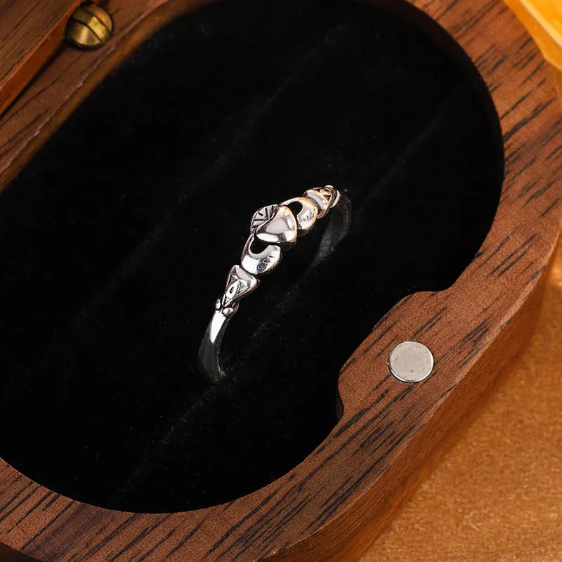 Women's heart-shaped open ring in retro silver colour made from copper material