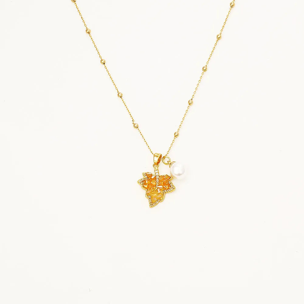 Retro gradient crystal maple leaf pendant necklace on copper chain for women