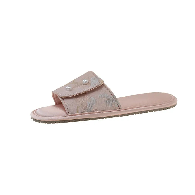 Casual non-slip slippers with TPR sole and breathable upper, shown in white, pink, and blue, sizes 36-41