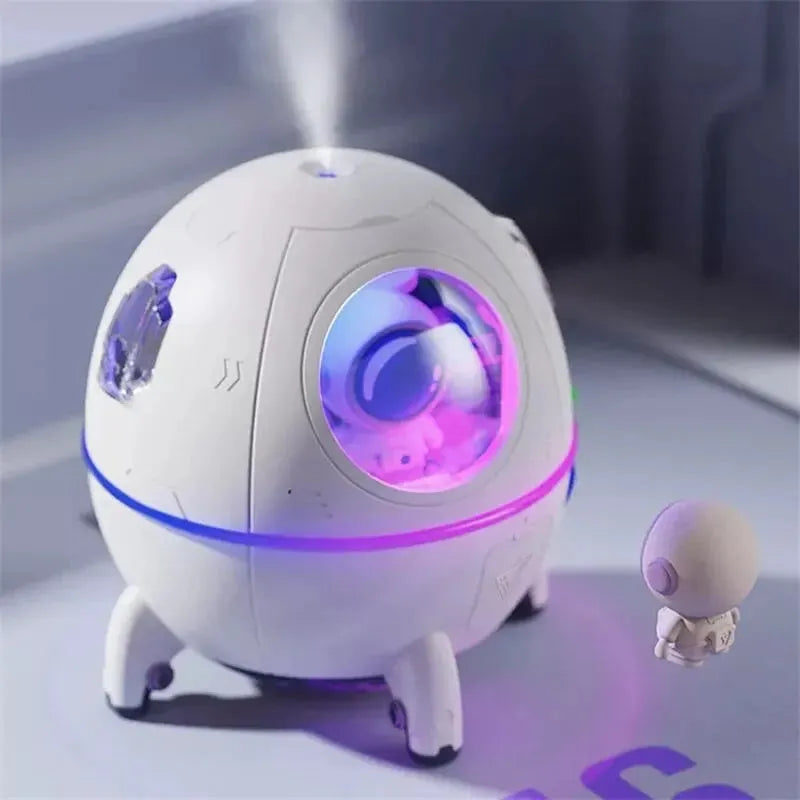 Portable USB astronaut-themed humidifier with colourful LED lights and 220ml water tank