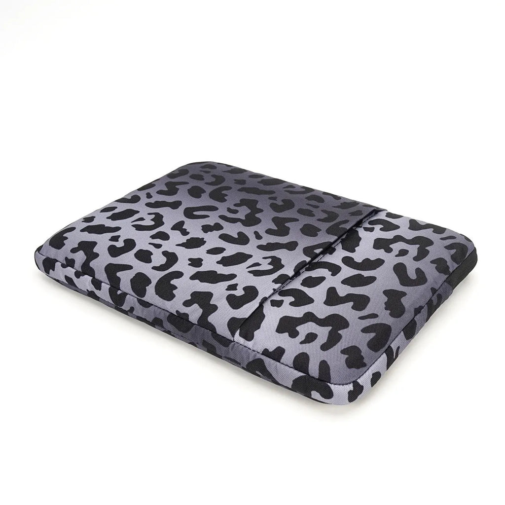 Leopard print laptop protective sleeve with waterproof polyester construction for 13-inch to 16-inch computers