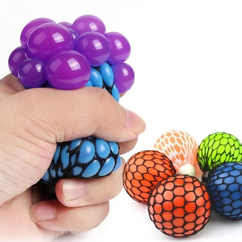 Rainbow decompression ball made of TPR with rainbow beads inside, measuring 6cm x 6cm x 6cm
