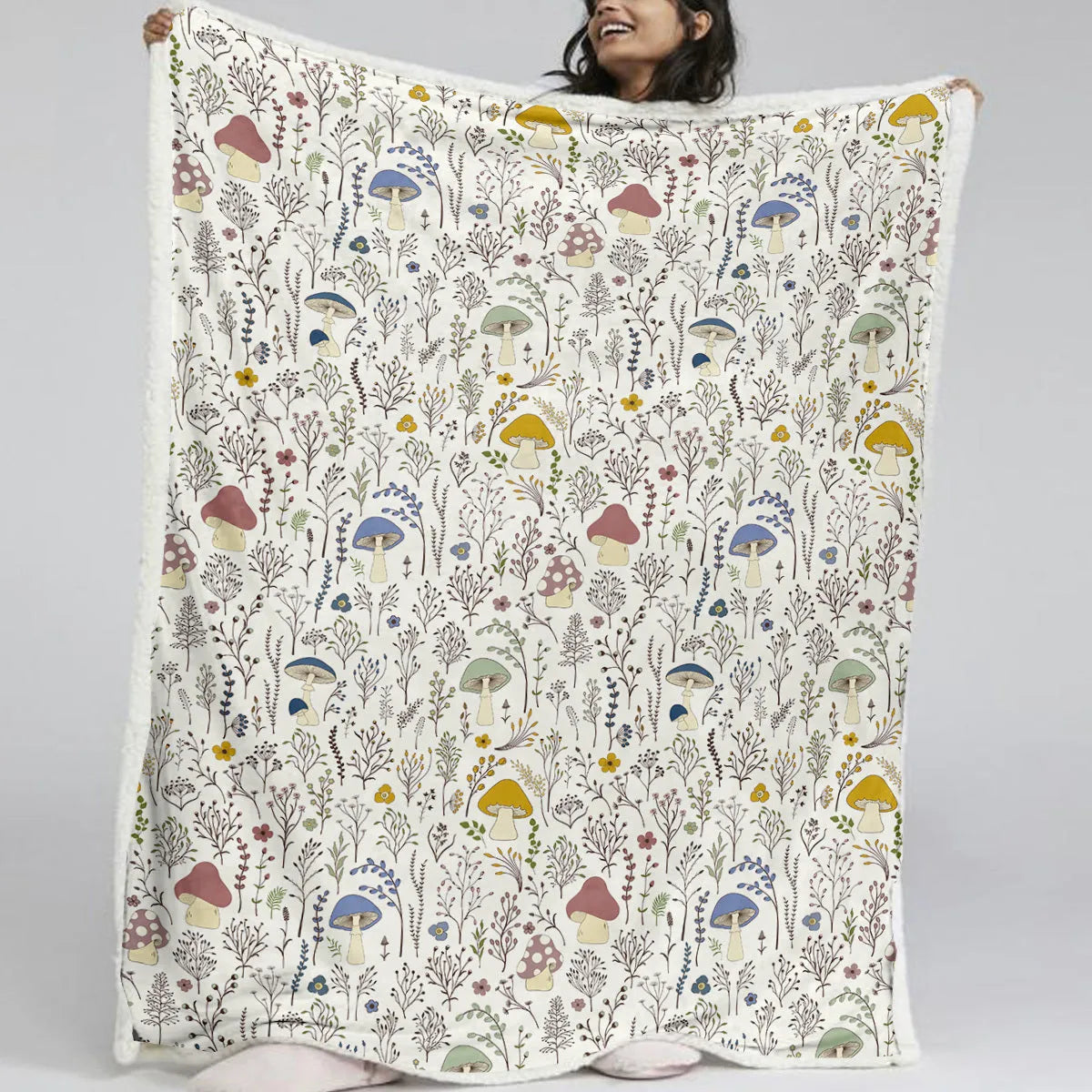 White tree leaf mushroom style sherpa fleece blanket with hemmed edges, available in 130x150cm and 150x200cm