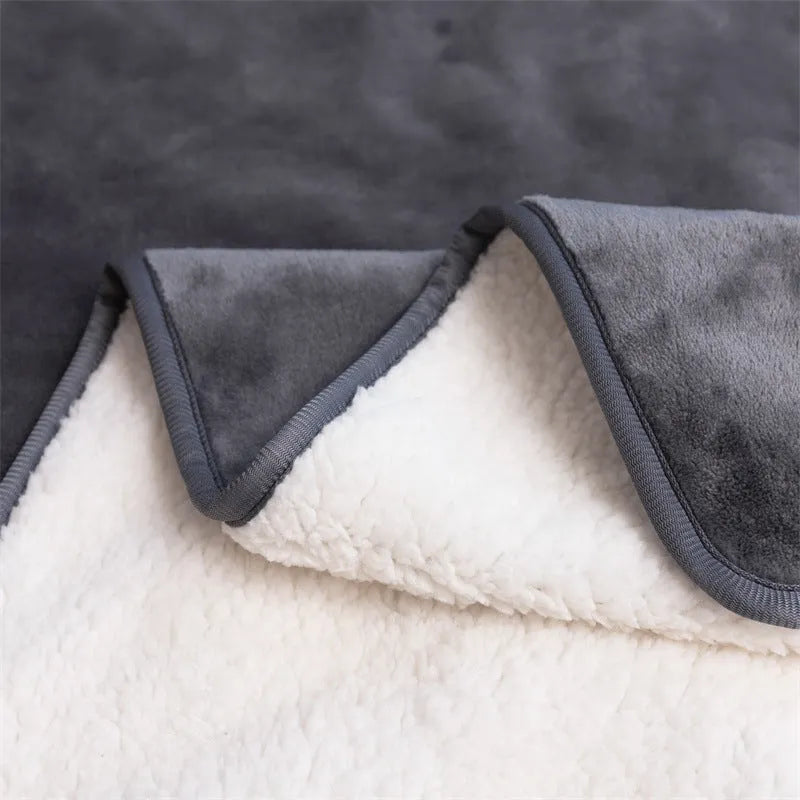 Lambswool gray waterproof pet blanket, 75x100cm size, foldable on a sofa