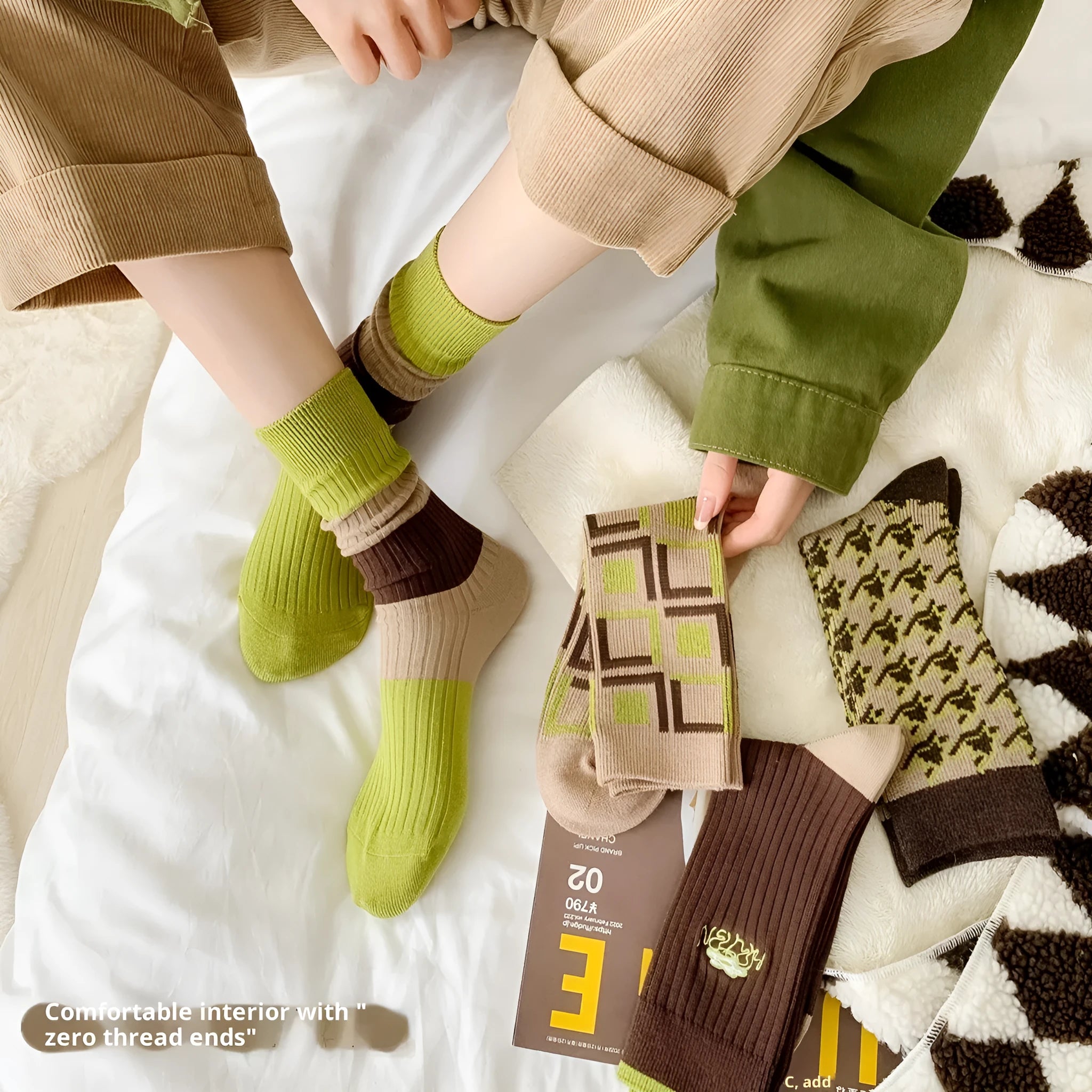 Retro women's mid-calf socks in combed cotton with double needle embroidery, one size, check pattern