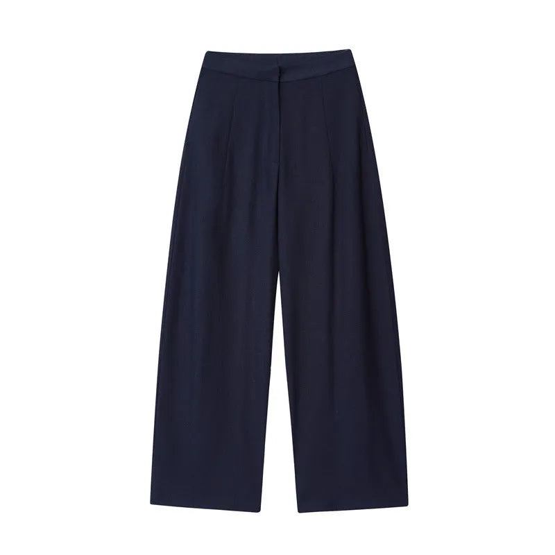Women's linen-look shirt with off-neck and flounced sleeves paired with wide leg trousers