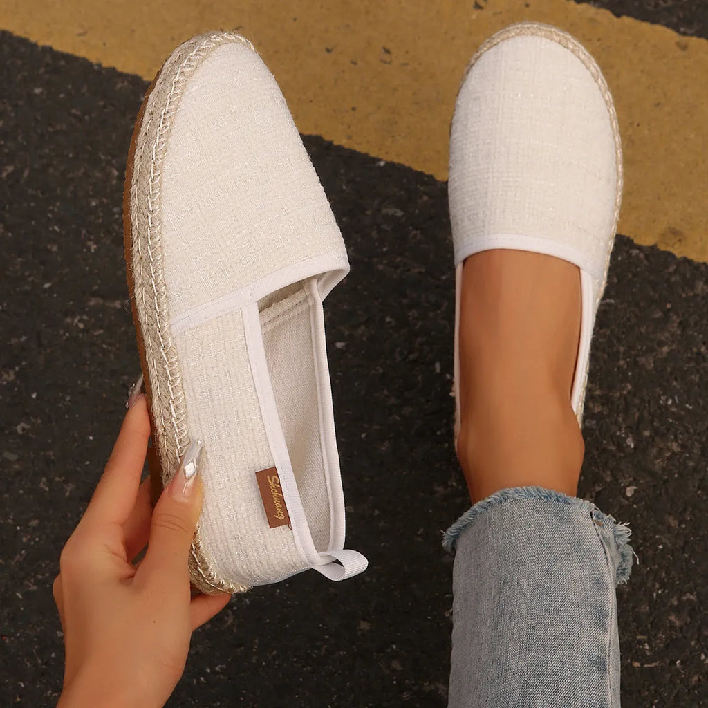 Casual canvas fisherman shoes with rope bottom soles in beige colour
