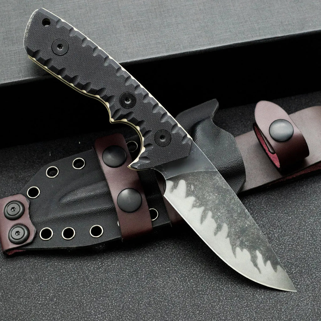 Black PR11 portable camping knife with 100mm blade and 88mm handle