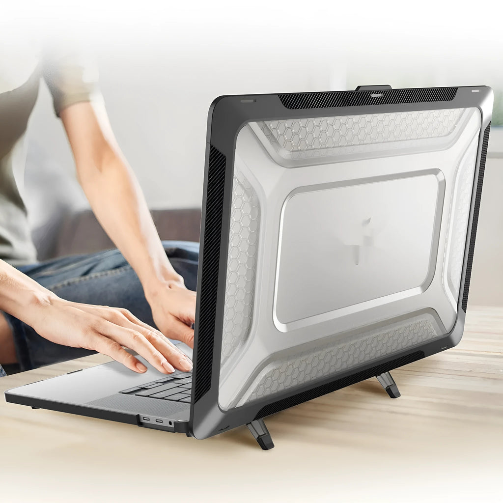 MacBook protective shell case in four colour options showing compatibility with Air and Pro models