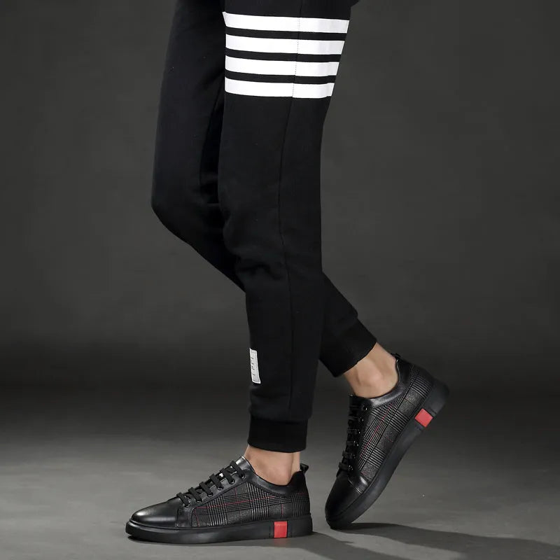 SOLEY men's genuine leather lace-up sneakers with rubber outsole, shown in a casual style.