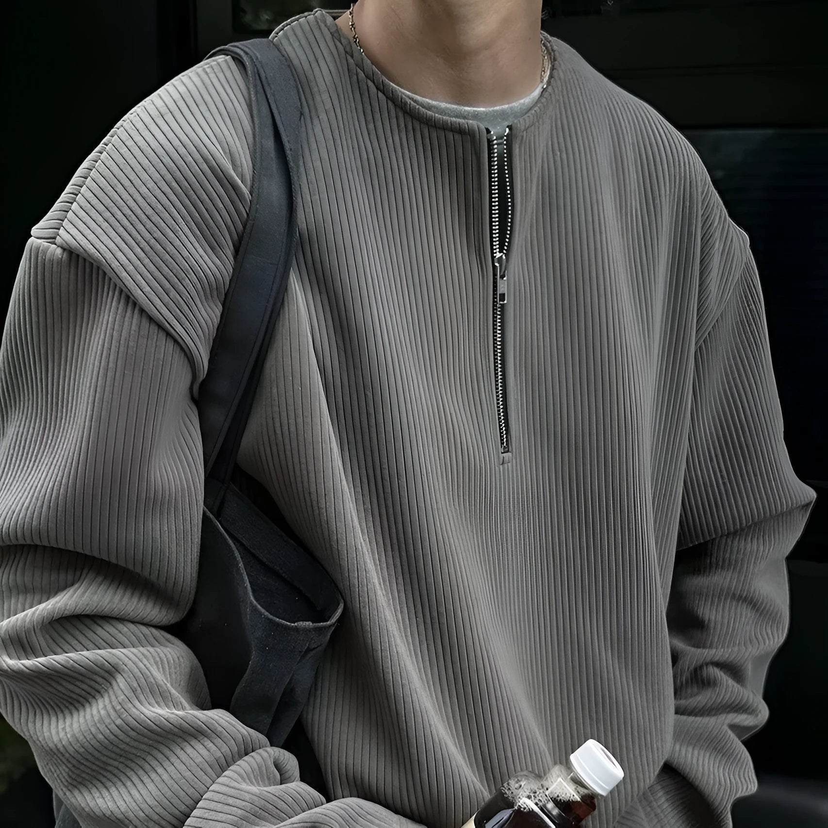Solid colour loose pullover shirt with long sleeves for early spring layering