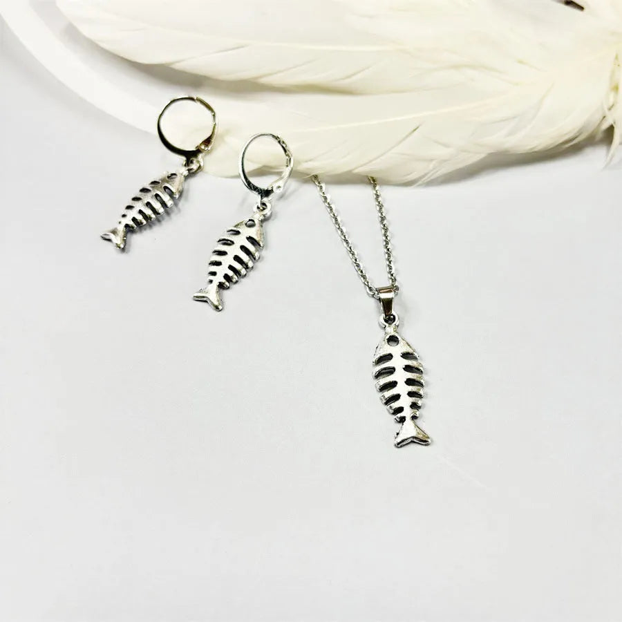Fishbone design pendant necklace and matching earrings set with adjustable chain
