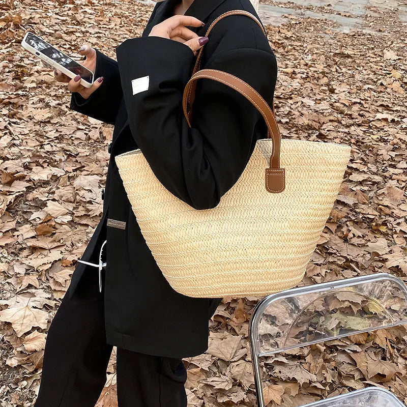 Straw weaving women's handbag in off white with contrast colour detailing
