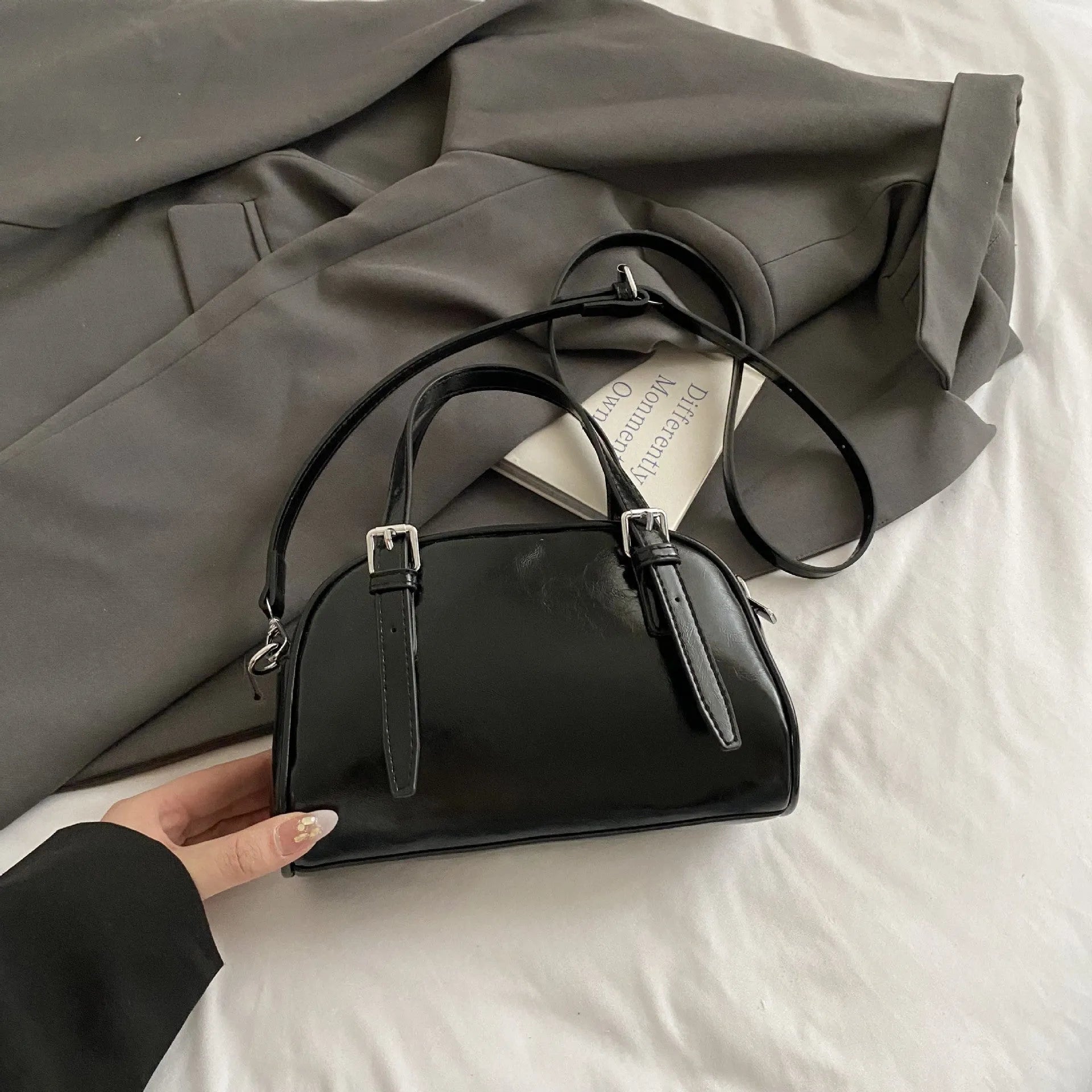 Korean style women's shell shaped shoulder bag in soft PU material with square design