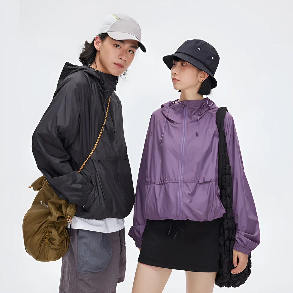 Men's thin hooded sports coat in chemical fibre blend fabric with straight hem and slit pockets