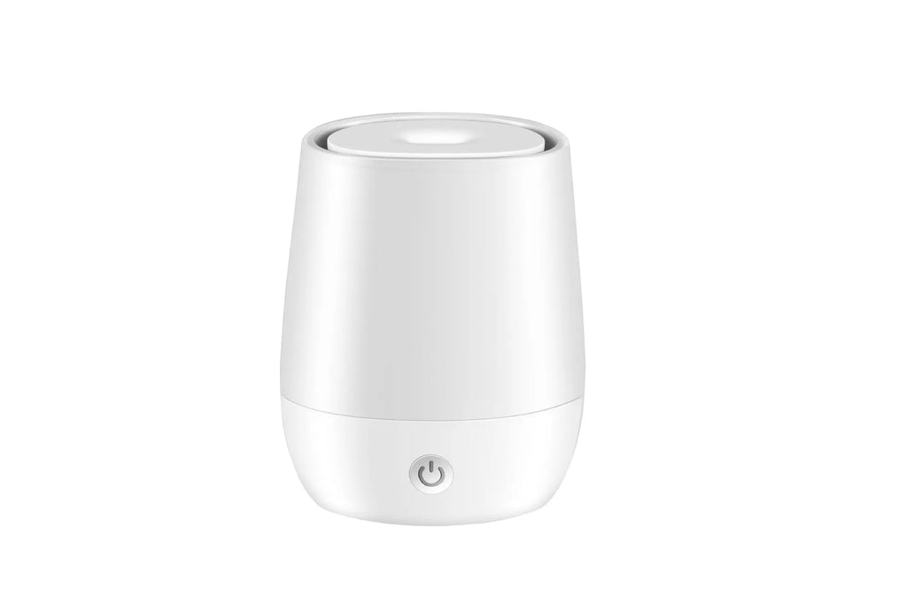 White USB aromatherapy humidifier with simulated flame effect showing 125ml water tank capacity