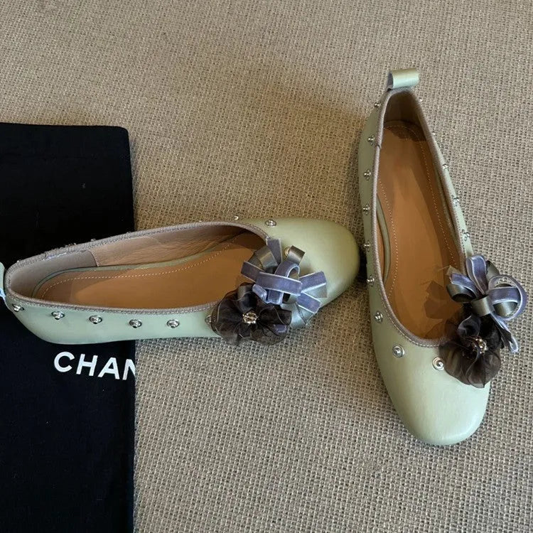 DIY flower rivet Mary Jane shoes in sheepskin leather with buckle fastening and round toe
