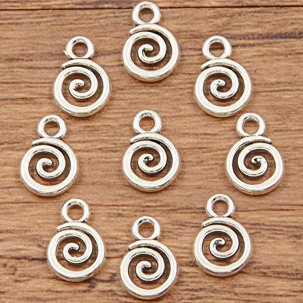 Double-sided hollow circle alloy pendant, electroplated round accessory in 7x11mm and 13x15mm sizes.
