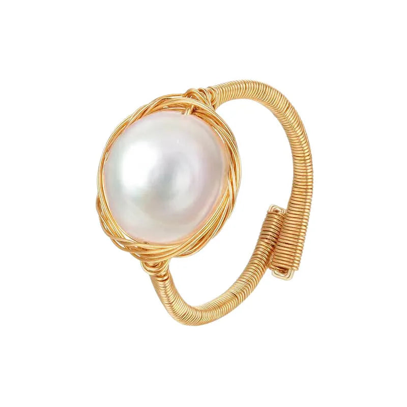 Adjustable freshwater pearl ring in copper-plated gold with open-mouth band and hand-wound geometric setting