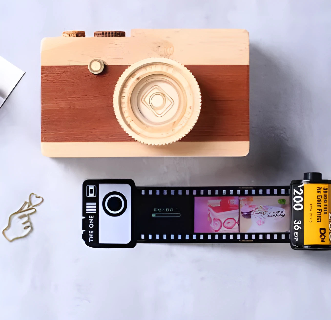 Memory film album with wooden boxes in yellow, pink and blue colours including tote bag