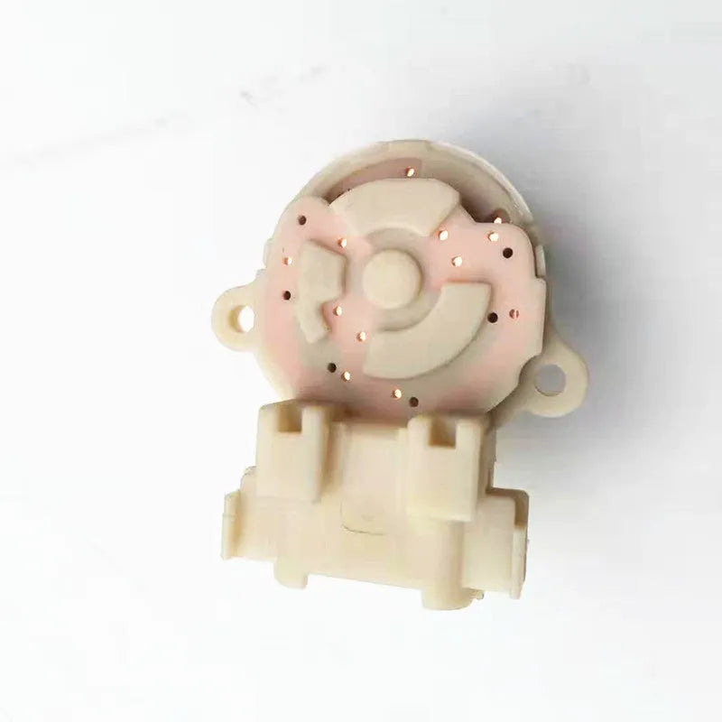 White ignition lock plug electrical connector for Senya M80 and S80 moped models.