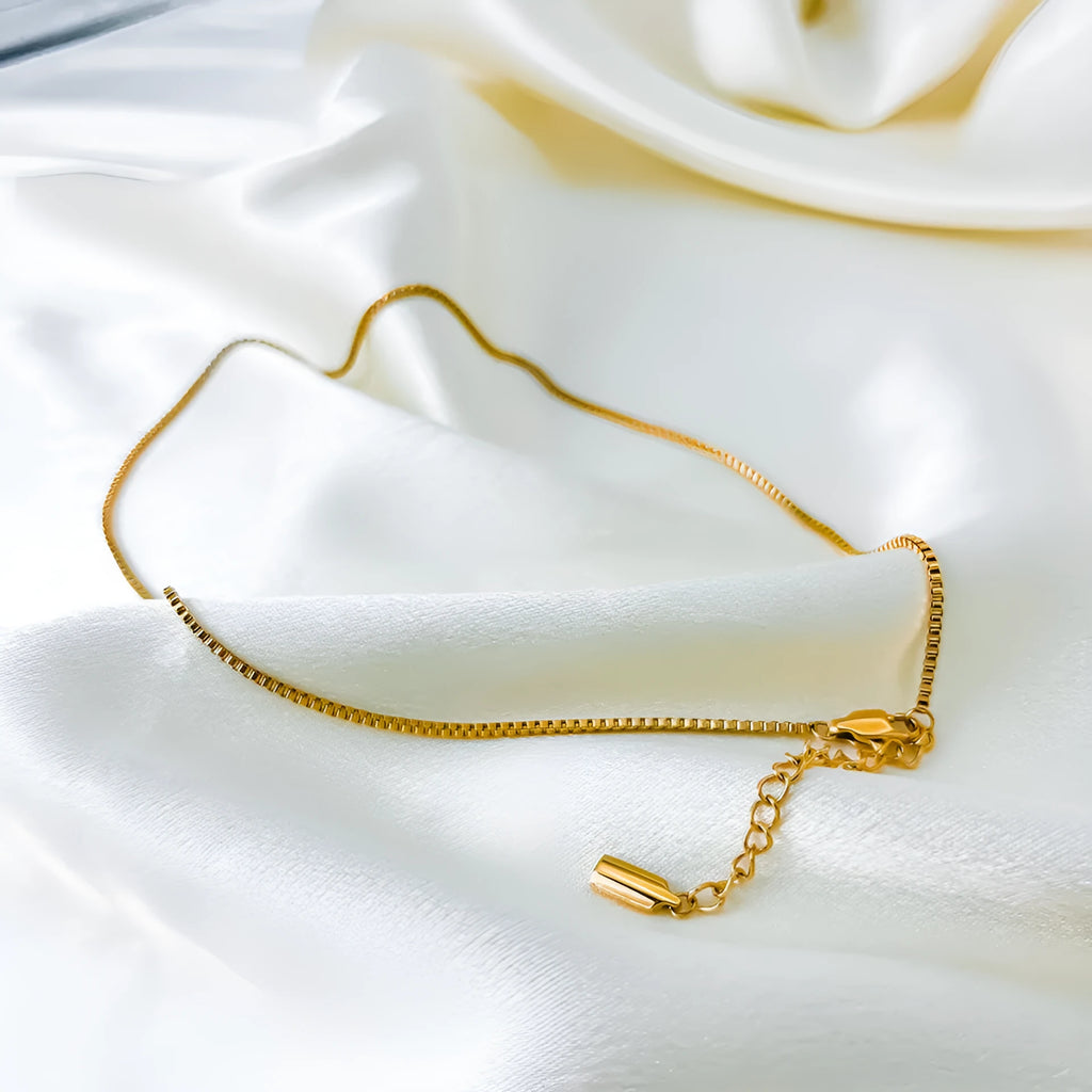 Stainless steel box chain necklace with lock clasp, gold or steel colour, 41-50cm perimeter, simple all-matching design