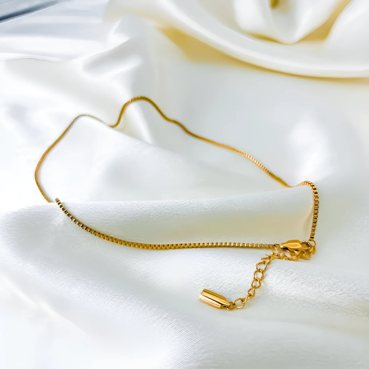 Stainless steel box chain necklace with lock clasp, gold or steel colour, 41-50cm perimeter, simple all-matching design