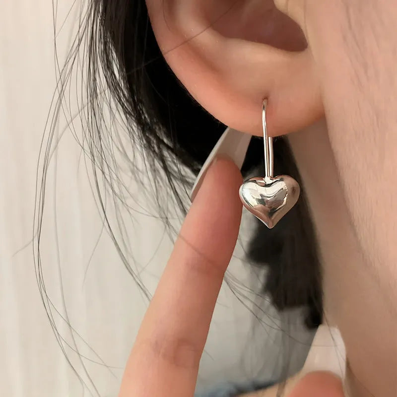 Korean style silver-colour heart-shaped copper earrings with glossy three-dimensional finish