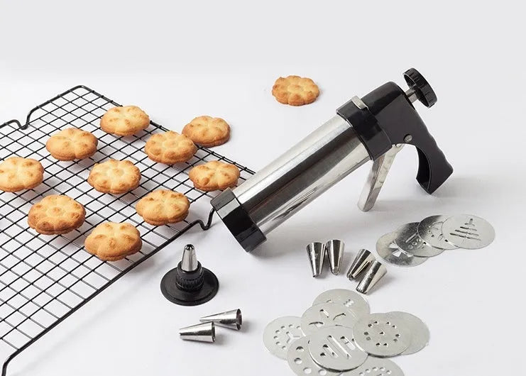 Stainless steel biscuit press cookie machine with 13 moulds and 8 nozzles in a gift box